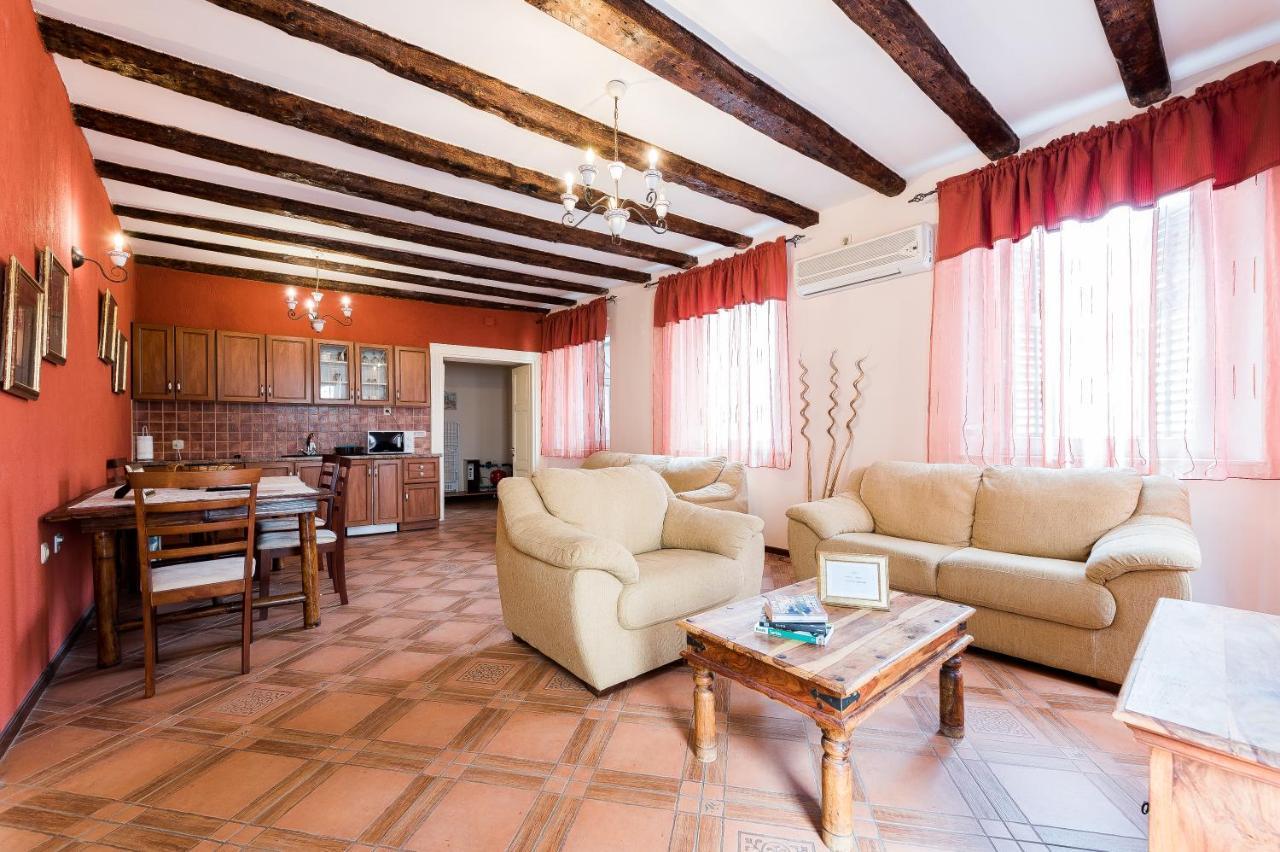 Apartments Leo Kotor Luaran gambar