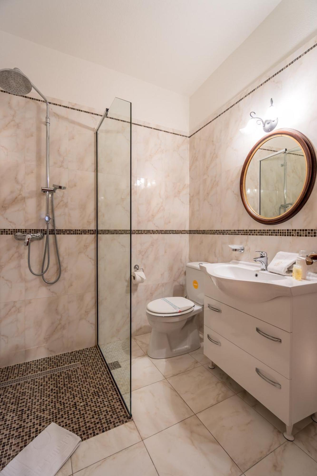 Apartments Leo Kotor Bilik gambar