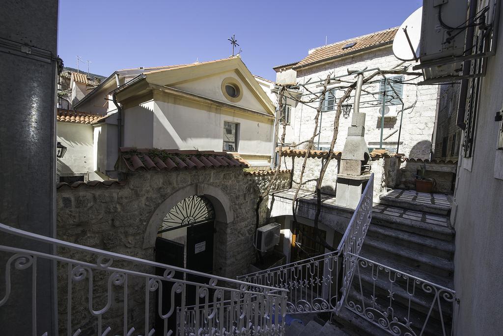 Apartments Leo Kotor Luaran gambar